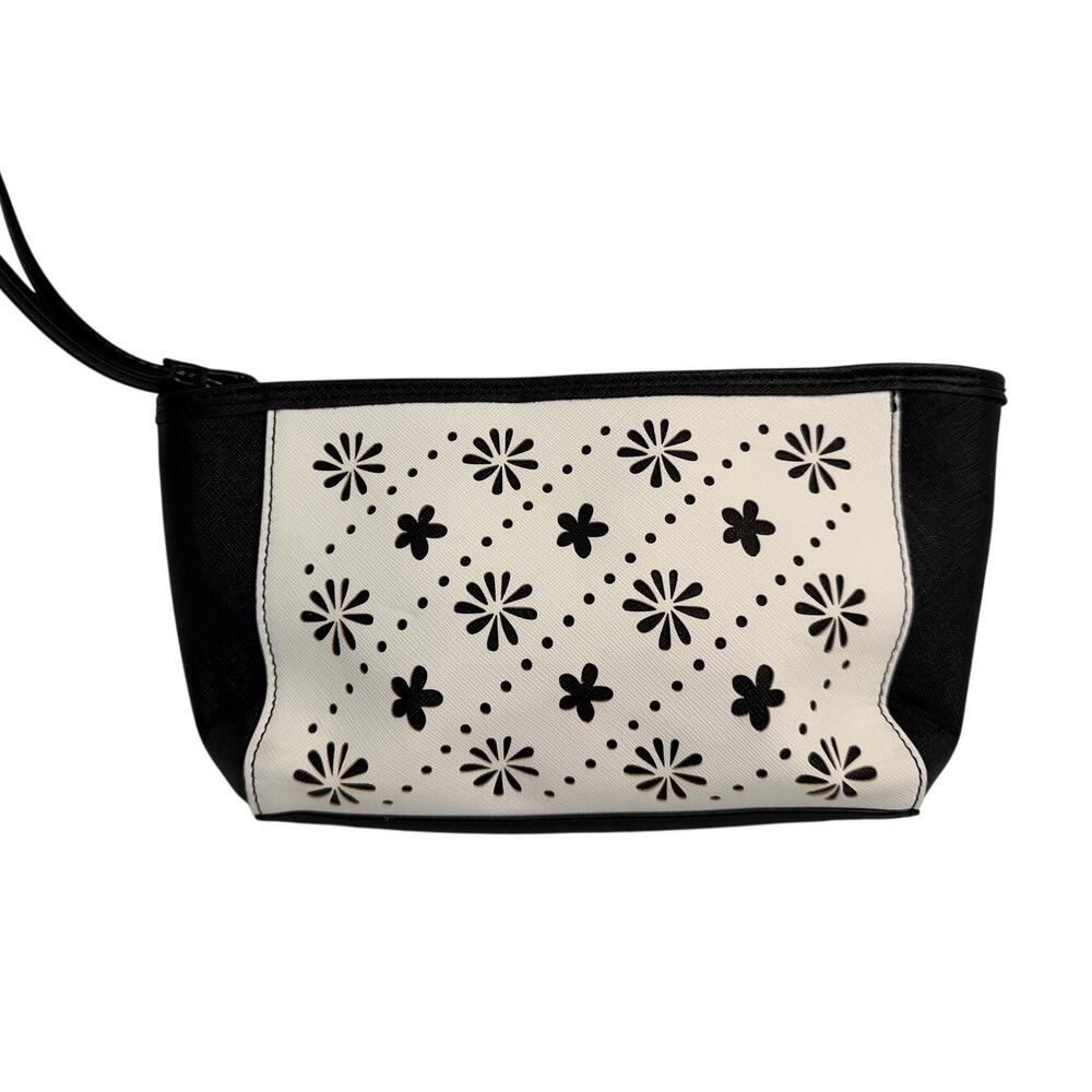 Vera Bradley Laser Cut Wristlet Black/White Flowerlines NWT